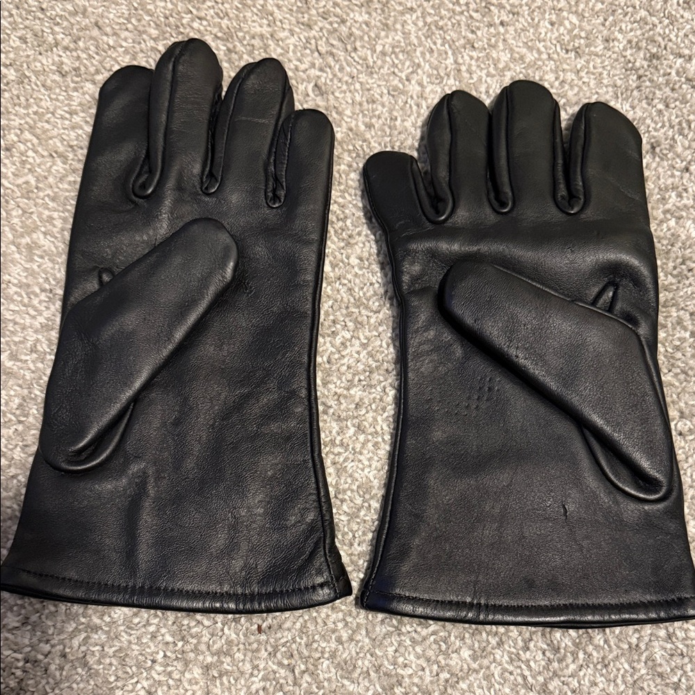 Black Leather Gloves size 9 never used